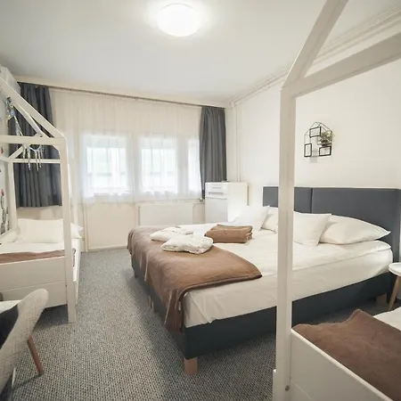Hoforras 3* Gyula
