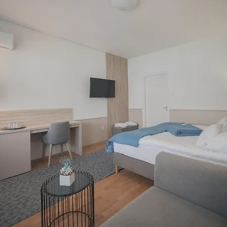 Hoforras Hotel 3*
