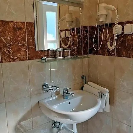 Hoforras Hotel